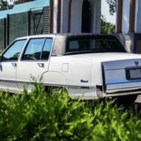 218 Ретро авто Cadillac Fleetwood белый