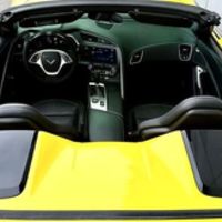 11Кабріолет Chevrolete Corvette Stingray