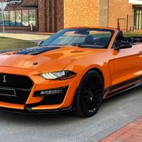 398Кабріолет Ford Mustang GT помаранчови
