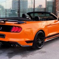 398Кабріолет Ford Mustang GT помаранчови