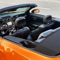 398Кабріолет Ford Mustang GT помаранчови