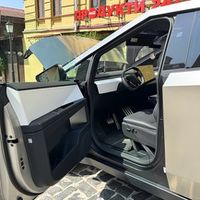 021 Tesla Cybertruck оренда на фотосесію