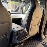021 Tesla Cybertruck оренда на фотосесію