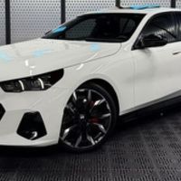 424 BMW 5 G60 белая прокат без водителя