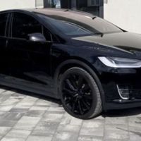 121 Прокат Tesla Model X чорна без водія