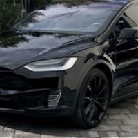 121 Прокат Tesla Model X чорна без водія