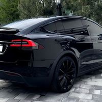 121 Прокат Tesla Model X чорна без водія