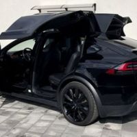 121 Прокат Tesla Model X чорна без водія