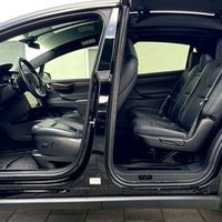 121 Прокат Tesla Model X чорна без водія