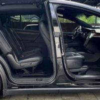 121 Прокат Tesla Model X чорна без водія
