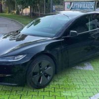 242 Авто на весілля Tesla Model 3 чорна