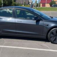 305 Авто на весілля Tesla Model 3 cіра з