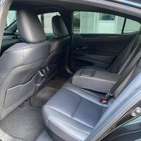 429 Авто на весілля Lexus ES 300h оренда