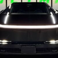 351 Tesla Cybertruck чорний прокат без в