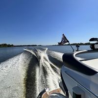 Прокат аренда катера яхты Bavaria 37 Spo