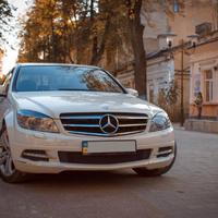 MERCEDES C Білий кортеж