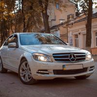 MERCEDES C Білий кортеж