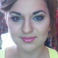 Romana make-up artist