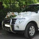 Белоснежный Padjero на свадьбу Белоснежный Padjero на свадьбу