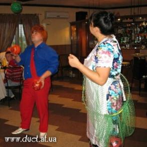 Клоун-фокусник и жонглёр, голуби, собачки Шоу та розваги на ваше весілля