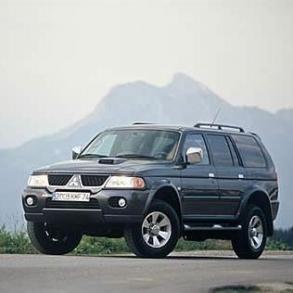 Весільний кортеж Mitsubishi Pajero Sport Автомобільний кортеж на весілля