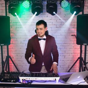 ДІДЖЕЙ НАЗАР РИБАК Музичні Гурти на ваше весілля