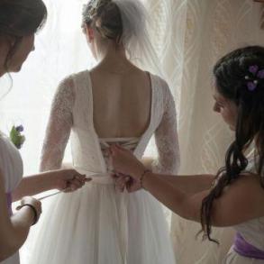 Весільна сукня)