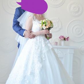 Продам дизайнерське весільне плаття Весільні сукні на ваше весілля