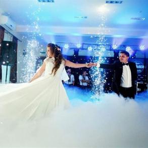 ВАЖКИЙ ДИМ, КОНФЕТІ, ХОЛОДНІ ФОНТАНИ. Ефекти на ваше весілля