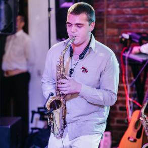 Саксофоніст на ваше свято Музичні Гурти на ваше весілля