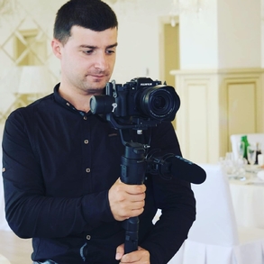 Відеооператор на весілля