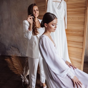 Професійний візажист, стиліст з зачісок. Професійний візажист, стиліст з зачісок.