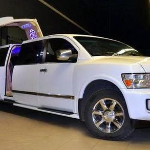 028 Лімузин Infiniti QX56 оренда Автомобільний кортеж на весілля