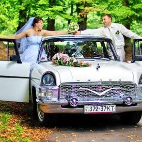 205 Ретро автомобіль Chayka GAZ-13 біла Автомобильный кортеж на свадьбу