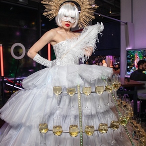 Хостес/жива фотозона - LED ЛЕДІ-фуршет Хостес/жива фотозона - LED ЛЕДІ-фуршет