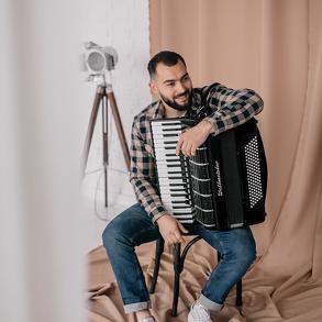 Акордеоніст на ваше Свято Артисти на ваше весілля