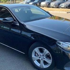 105Прокат Mercedes W213 E класу чорний Автомобільний кортеж на весілля