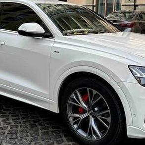 037 Позашляховик Audi Q8 S Line біла зам Автомобільний кортеж на весілля