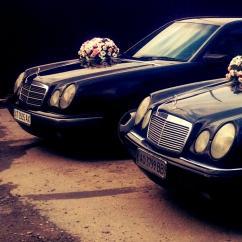 Автомобільний кортеж на весілля