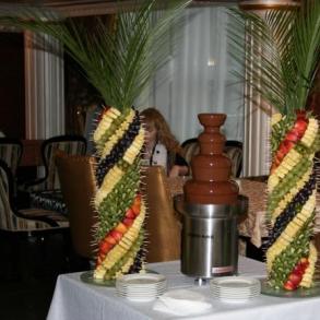 Шоколадные фонтаны, фруктовые пальмы. Шоколадные фонтаны, фруктовые пальмы.