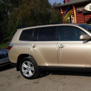 ТOYOTA HIGHLANDER Автомобільний кортеж на весілля