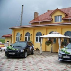 Авто на весілля Автомобільний кортеж на весілля