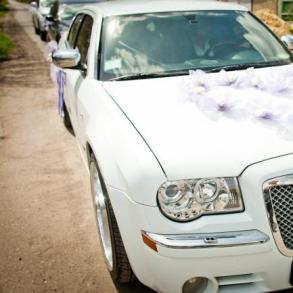Белоснежный Chrysler 300C Белоснежный Chrysler 300C