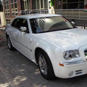 Chrysler на заказ Автомобільний кортеж на весілля