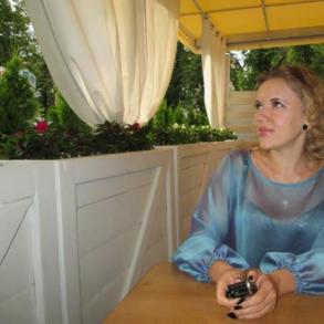 Певица Юлия Тейбаш Певица Юлия Тейбаш