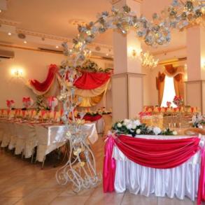 Ресторан Золотий лев Банкетні зали та ресторани на ваше весілля