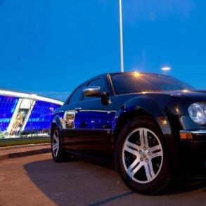 Роскошный Крайслер 300С на свадьбу Автомобильный кортеж на свадьбу