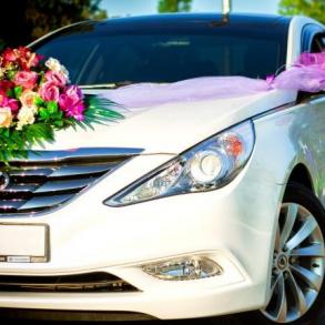Роскошный Свадебный БЕЛОСНЕЖНЫЙ автомобиль бизнес-... Автомобільний кортеж на весілля