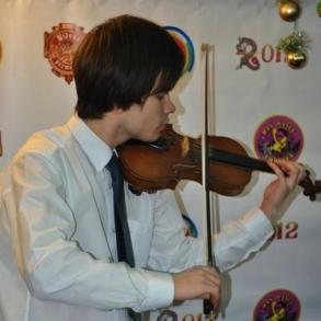 Скрипач Николай Зуев Скрипач Николай Зуев