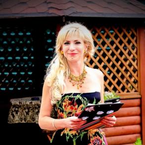 Ведуча виїзної церемонії Надія Шалай , агенція "Ль Виїздна церемонія на ваше весілля